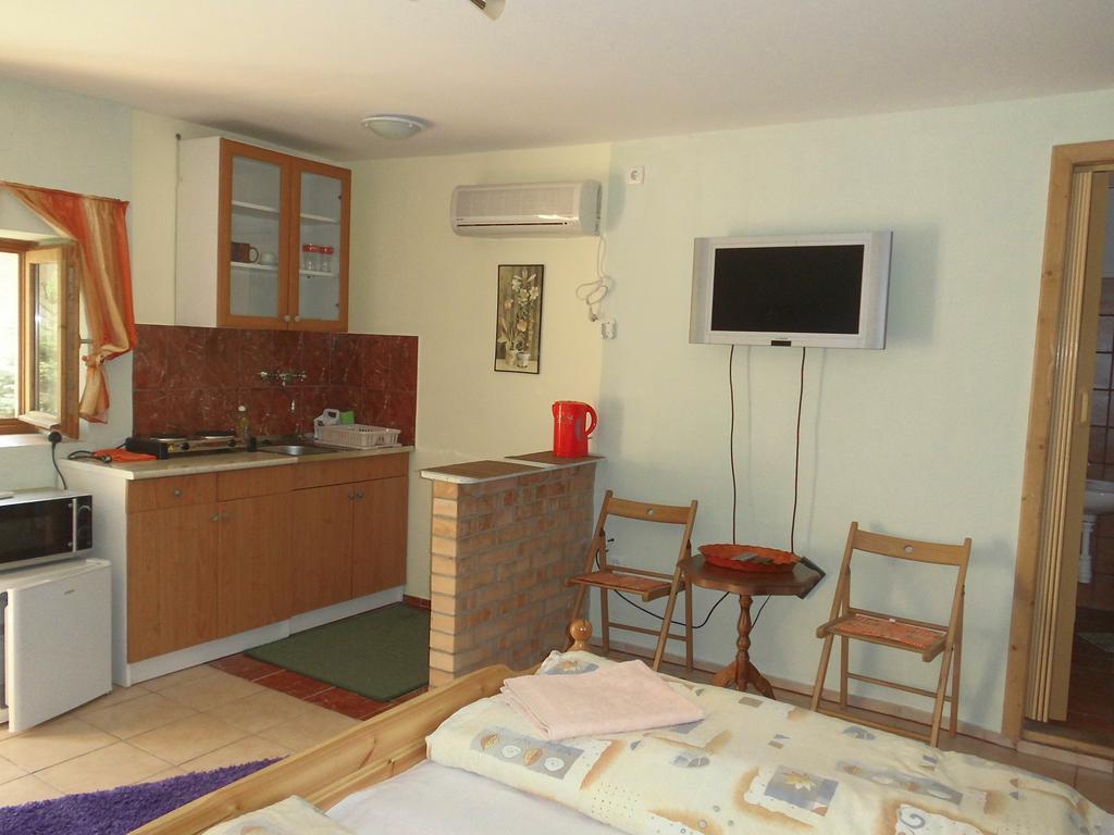 Fenyves Apartman Sarospatak Exterior photo