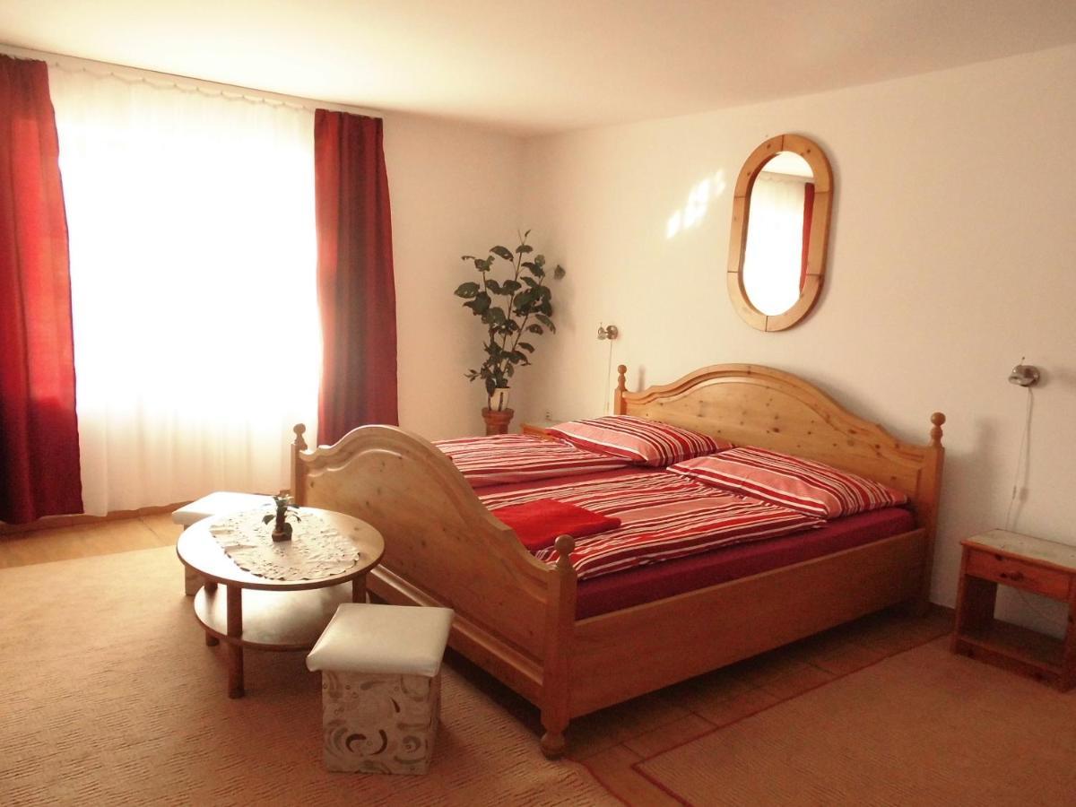 Fenyves Apartman Sarospatak Exterior photo